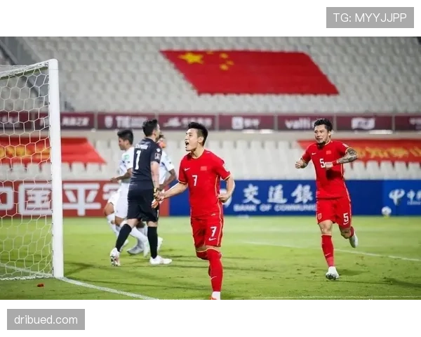 乌加特与罗德里：防守屏障与组织枢纽——后腰角色的功能分化与战术适配